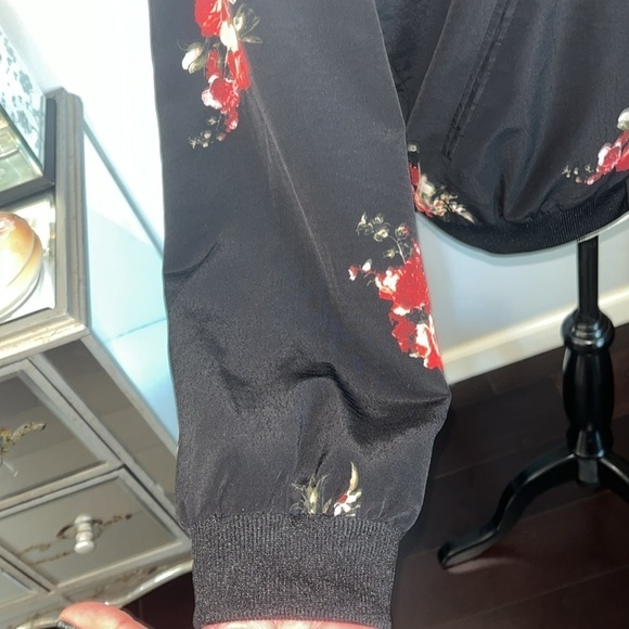 Philosophy Black Floral Bomber Jacket Size Large excellent condition - Picture 5 of 10